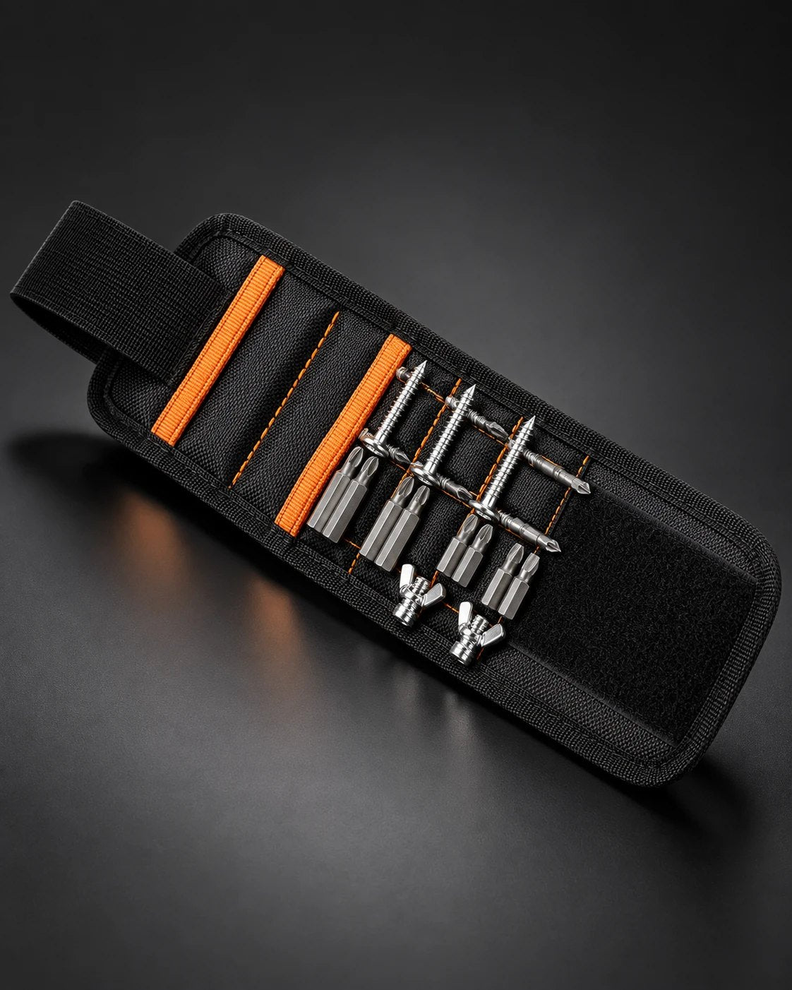 Brazalete magnético MagniPro ToolBand abierto con tornillos y brocas